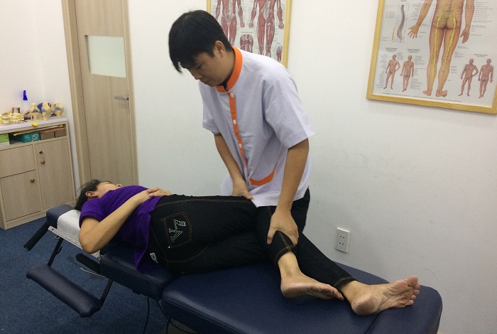 Nguy cơ bại liệt nếu không điều trị kịp thời bệnh tràn dịch khớp gối